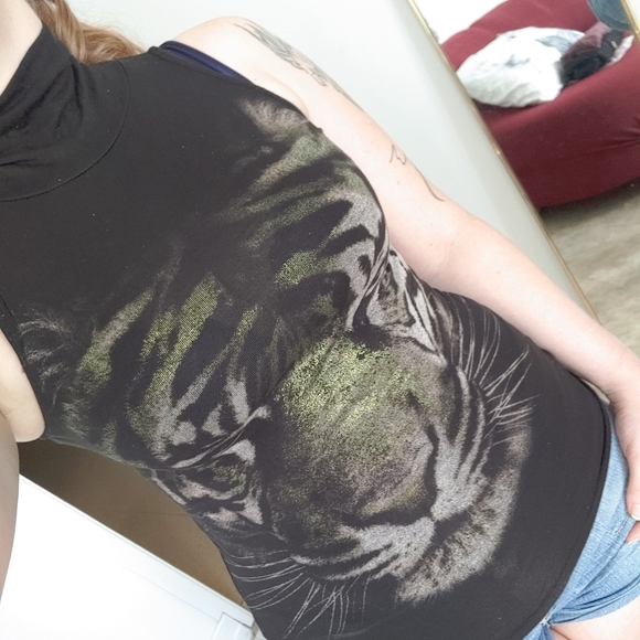 AVAILABLE ONLY IN THE M BUNDLE/Black sexy Tiger top, Small - Picture 5 of 9